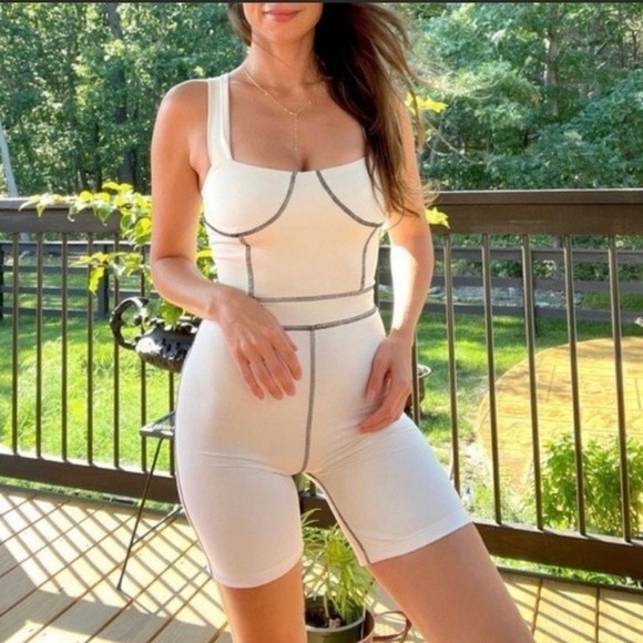 WeWoreWhat Corset Bodysuit Ivory With Black Contrast Stitch Women’s Size Medium - Picture 1 of 12